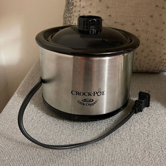 Slow Cooker - Picture 1 of 9